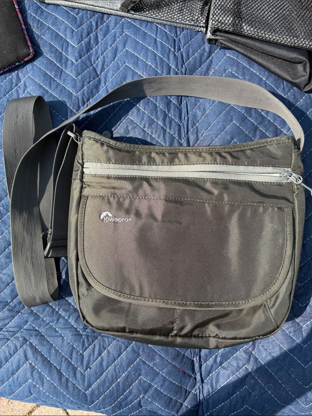 Lowepro Streamline 150 Cross Body Multi Device Bag